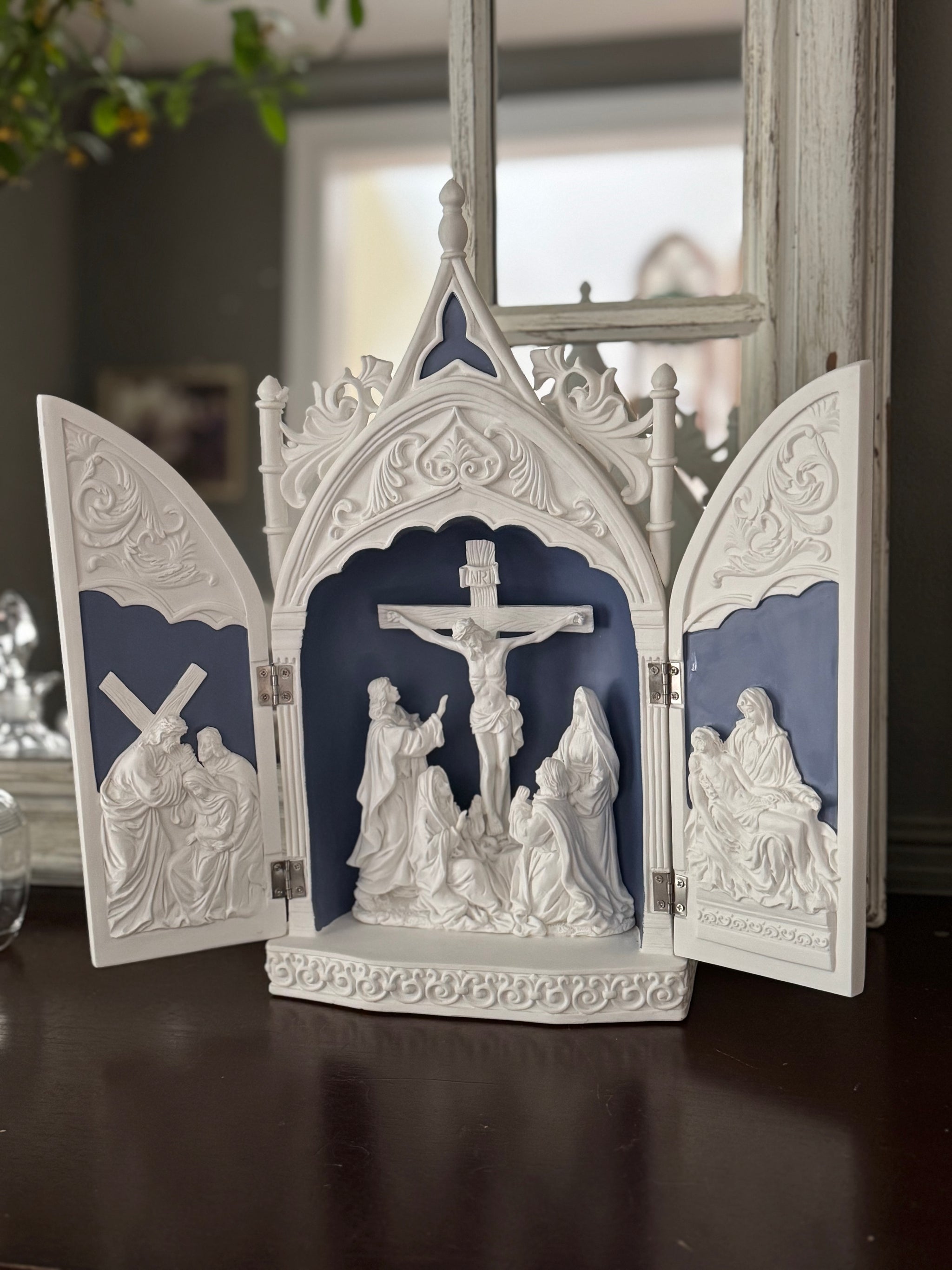 Crucifixion Scenes Triptych | Della Robbia – THE INSPIRED LIVING