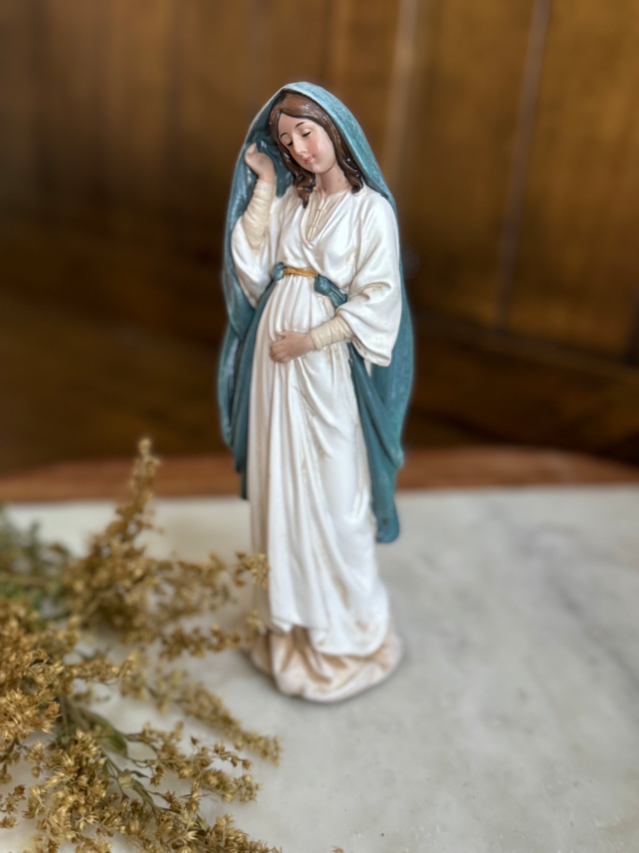 Pregnant Madonna, image size:2048x2731